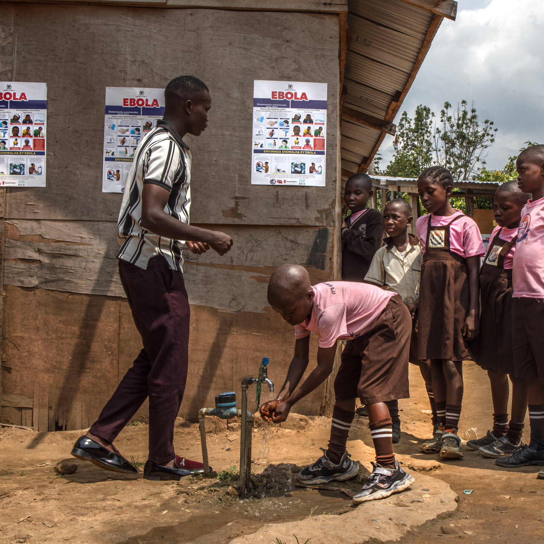 20 Years After Its Own Outbreak, an Ugandan Town Beats Back Ebola