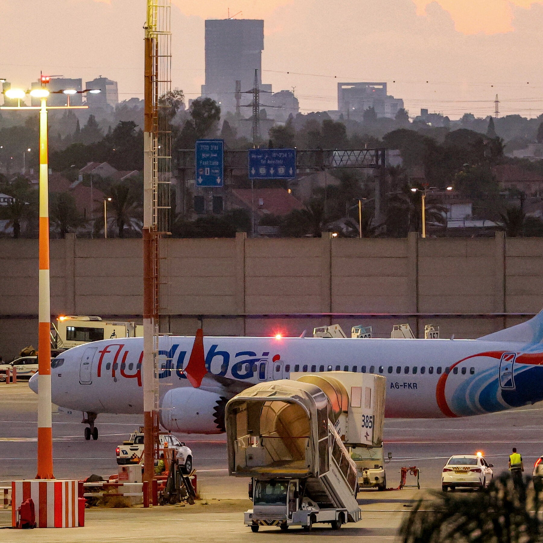 Omani Co-Pilot on FlyDubai Flight Is Said to Have Extremist Views