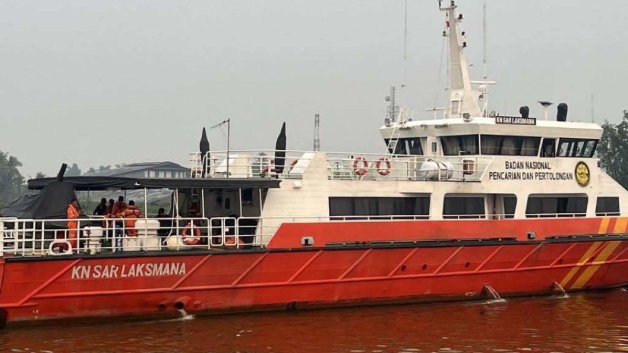 Indonesia searches for 130 passengers after ship sinks in Java Sea