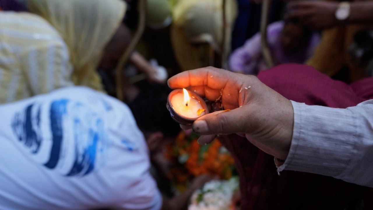 7 die in Indian temple stampede after electric wire snaps