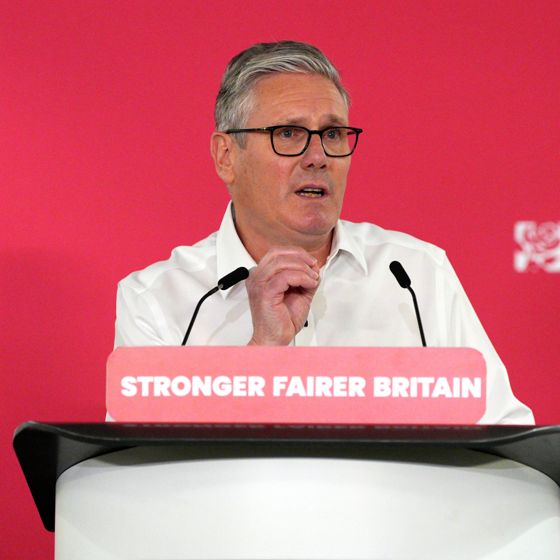 Starmer Says Defeat Hurt but Promises He’ll Fight to Stay On