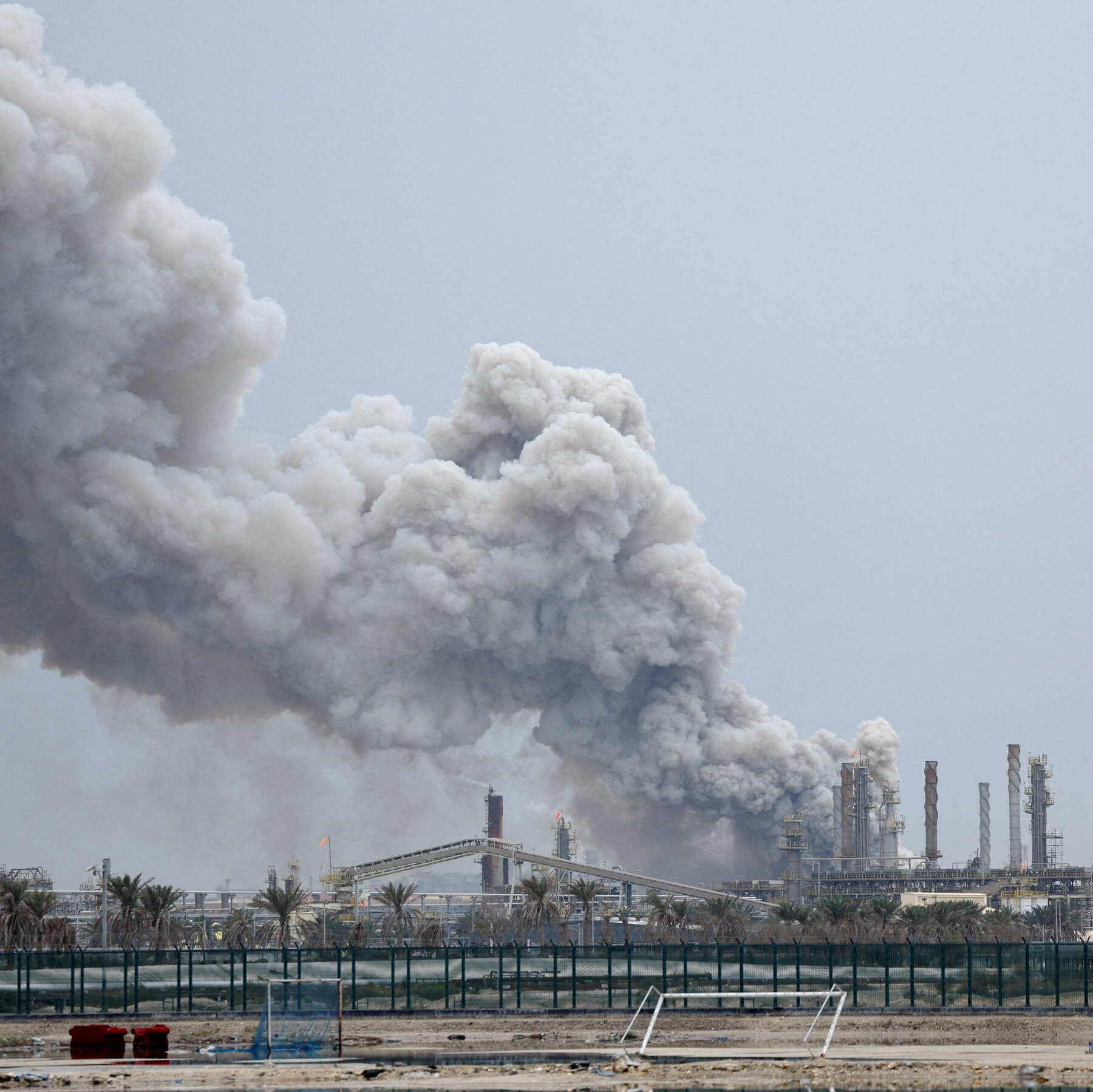 Gulf Arabs Seek Options After U.S. Bases Did Not Deter Iran