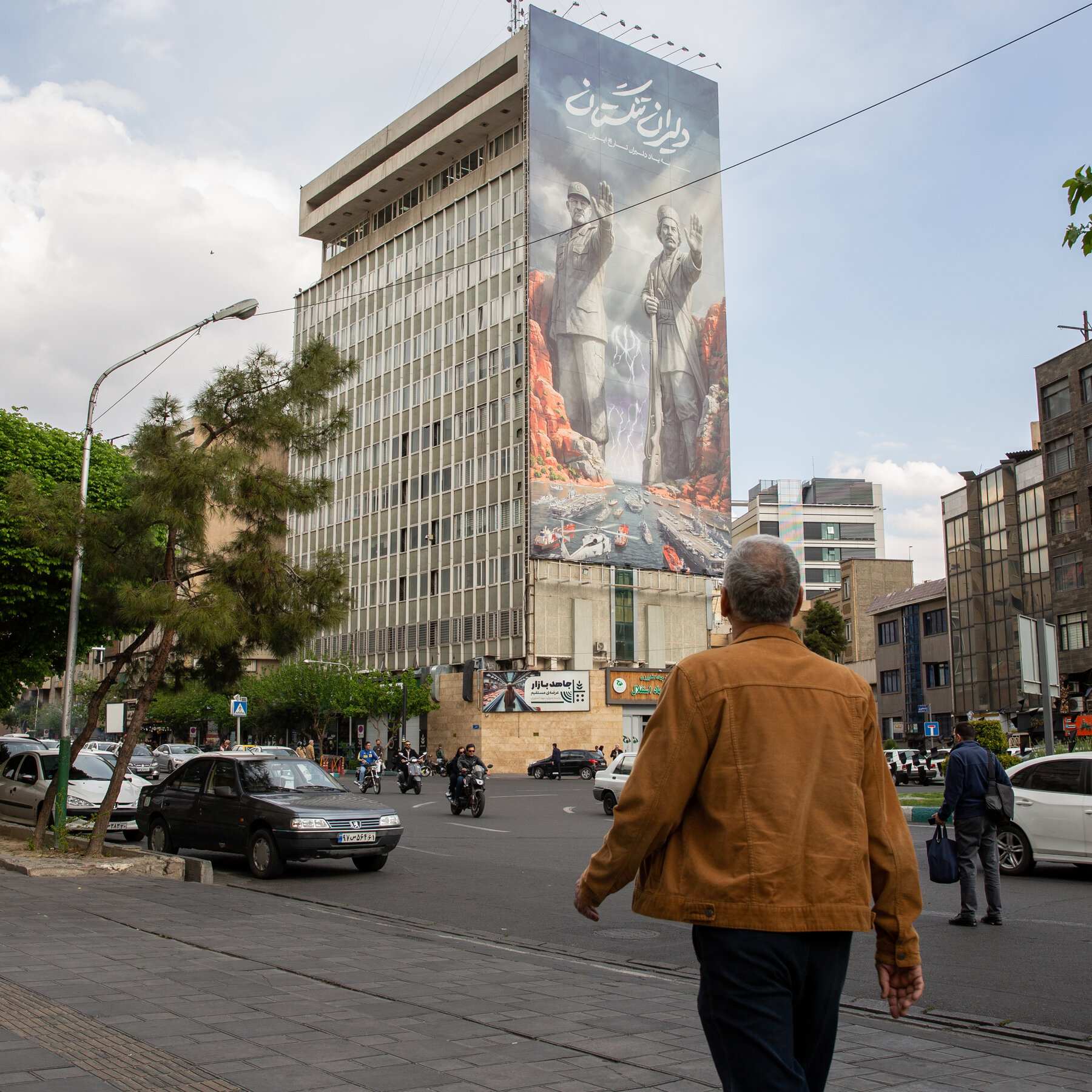 Iran War Live Updates: Pakistani Mediators Arrive in Iran to Keep Peace Talks Alive