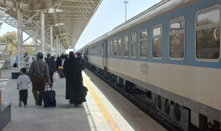 انتقال ایمن مسافران قطار در راه‌آهن شمالشرق(۱) پس از آسیب به زیرساخت‌های ریلی