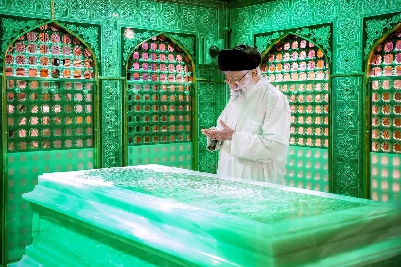 شامِ غریبان آقای شهید و ملتی ایستاده بر عهد