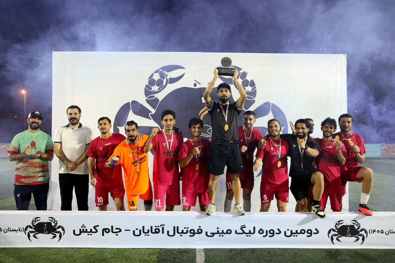 تیم بومرنگ قهرمان مسابقات فوتبال کیش شد