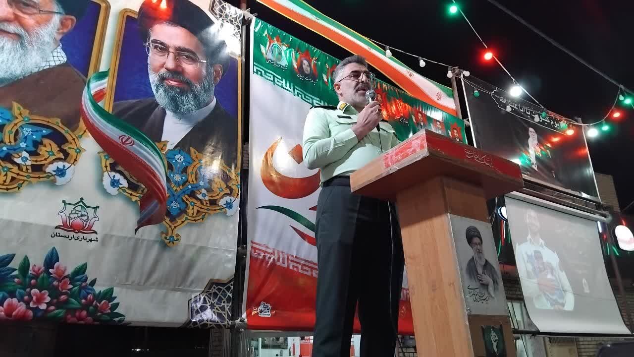 امنیت جامعه محصول همکاری مردم با نیروی انتظامی است