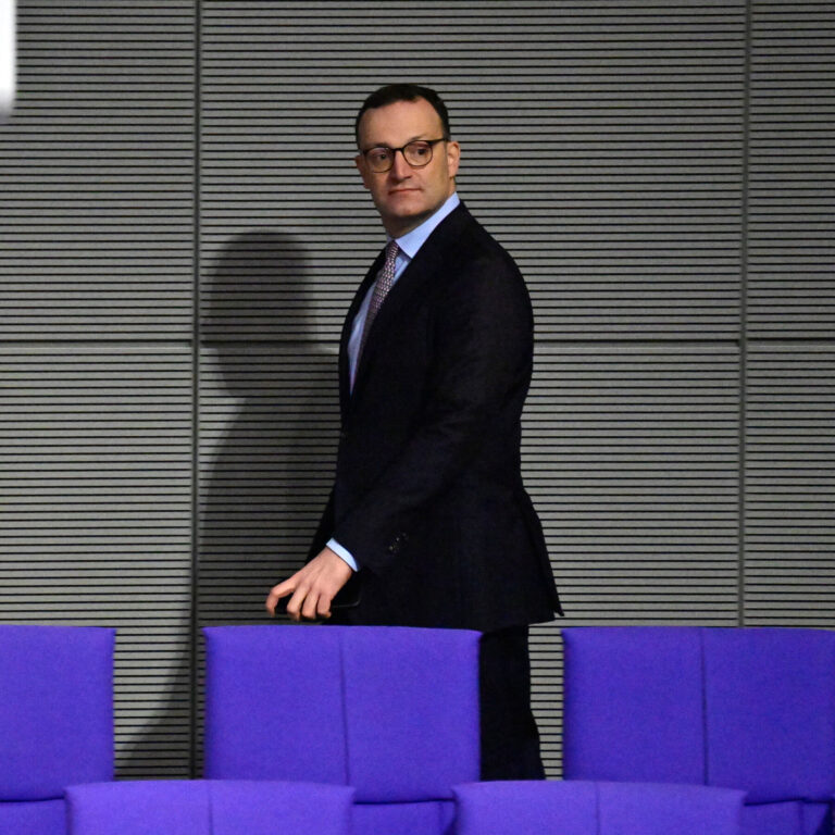 Uproar Over Surrogate Baby Prompts German Official’s Sudden Resignation