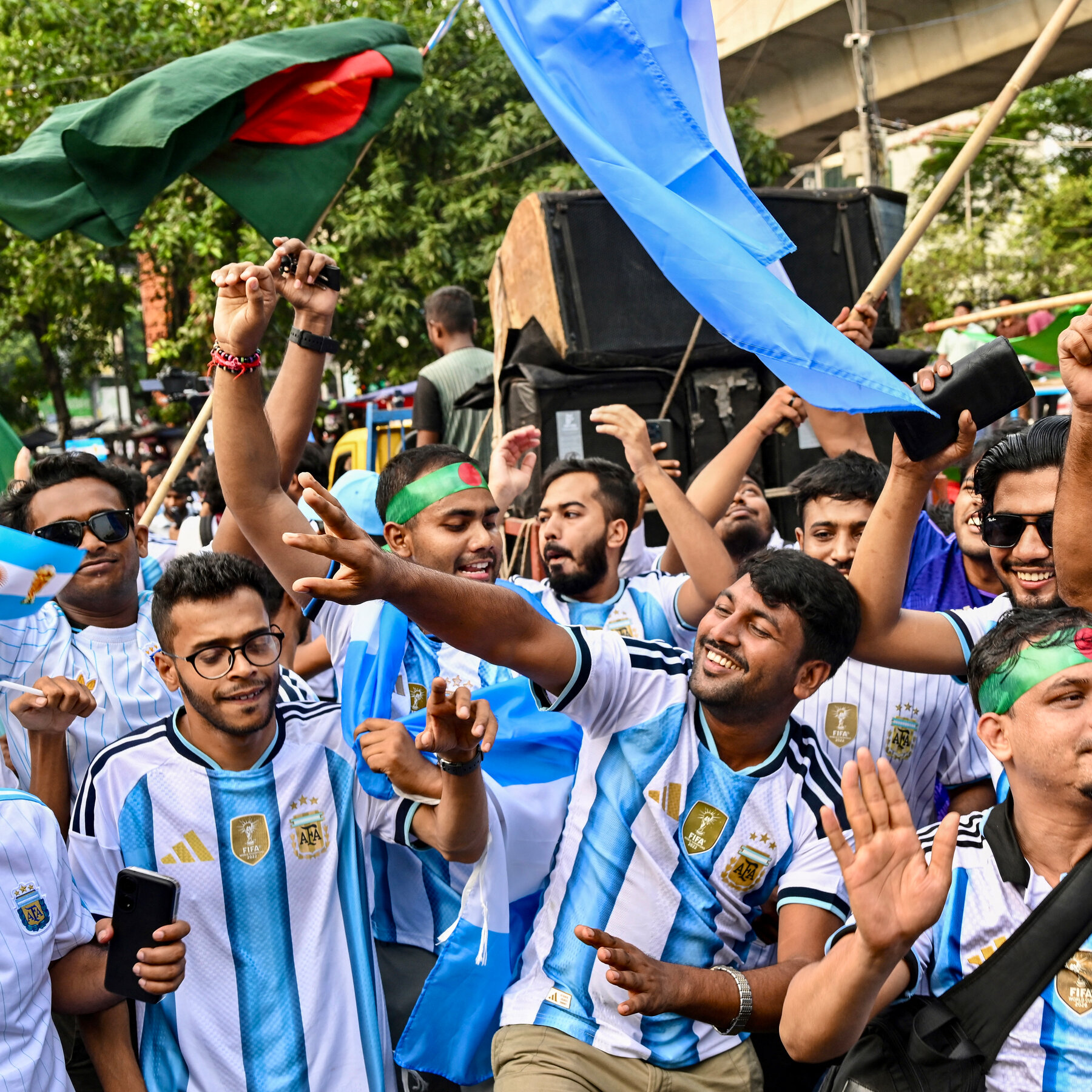 In Bangladesh, Argentina’s Soccer Team Finds a Huge Fan Base