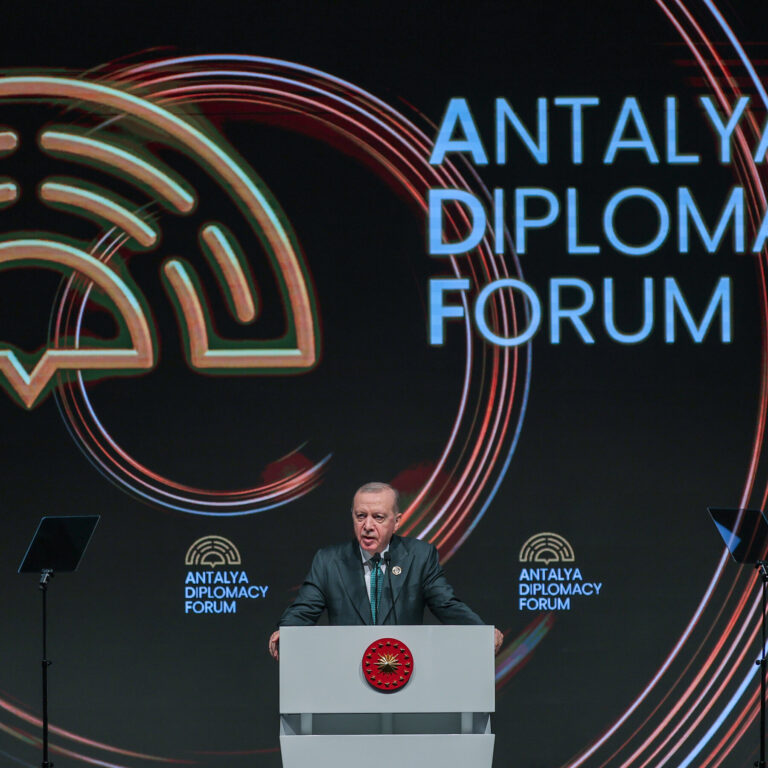 In Turkey, Middle Powers Ponder Diplomacy With a Rogue U.S.