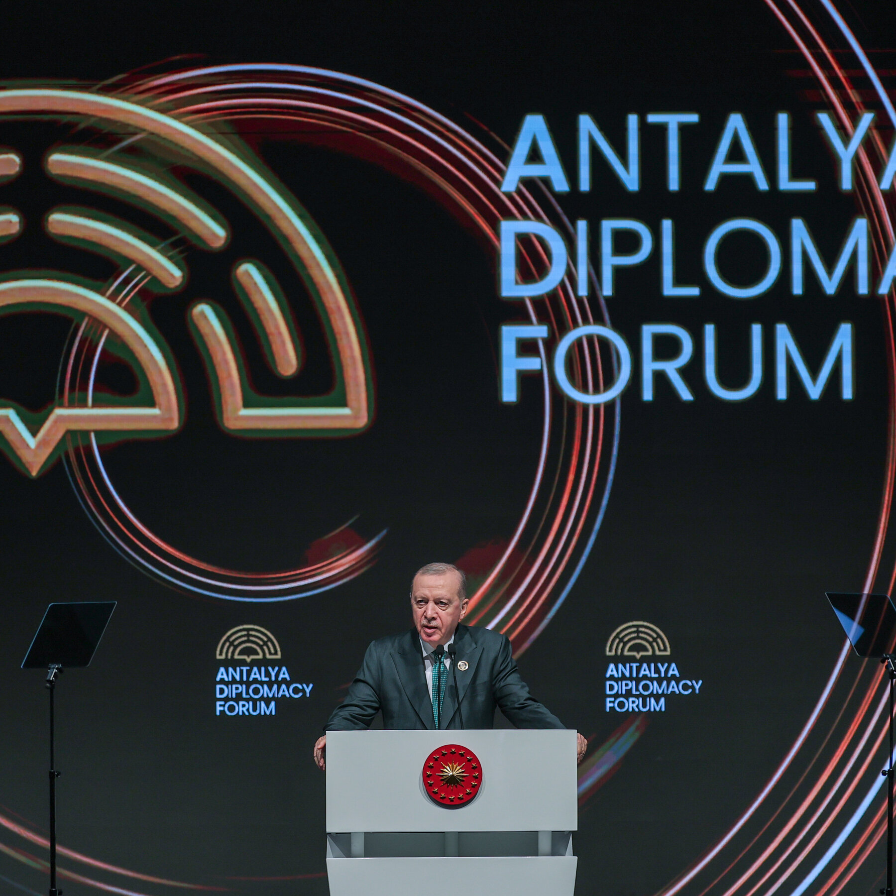 In Turkey, Middle Powers Ponder Diplomacy With a Rogue U.S.