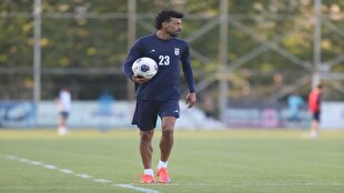 رضاییان: ما مردم در کنار هم از این خاک دفاع می‌کنیم/ می‌خواهیم پرچم ایران را بالا ببریم + فیلم