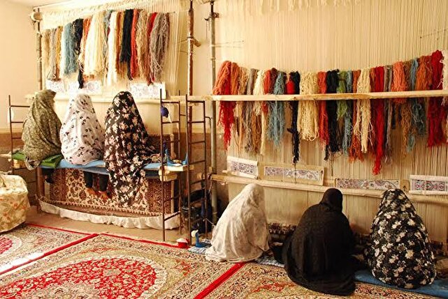 گره ایمان؛ روایتی از پیوندِ هنرِ دستانِ زنان خراسان جنوبی با عشق به اهل‌بیت (ع)