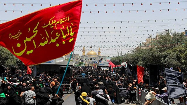 از سینه‌زنی سنتی تا خدمت بی‌منت/میزبانی ۲۰ موکب یزدی از زائران در جوار حرم رضوی+ فیلم