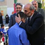 نواختن زنگ آغاز سال تحصیلی در دبستان رازی با حضور رئیس رسانه ملی