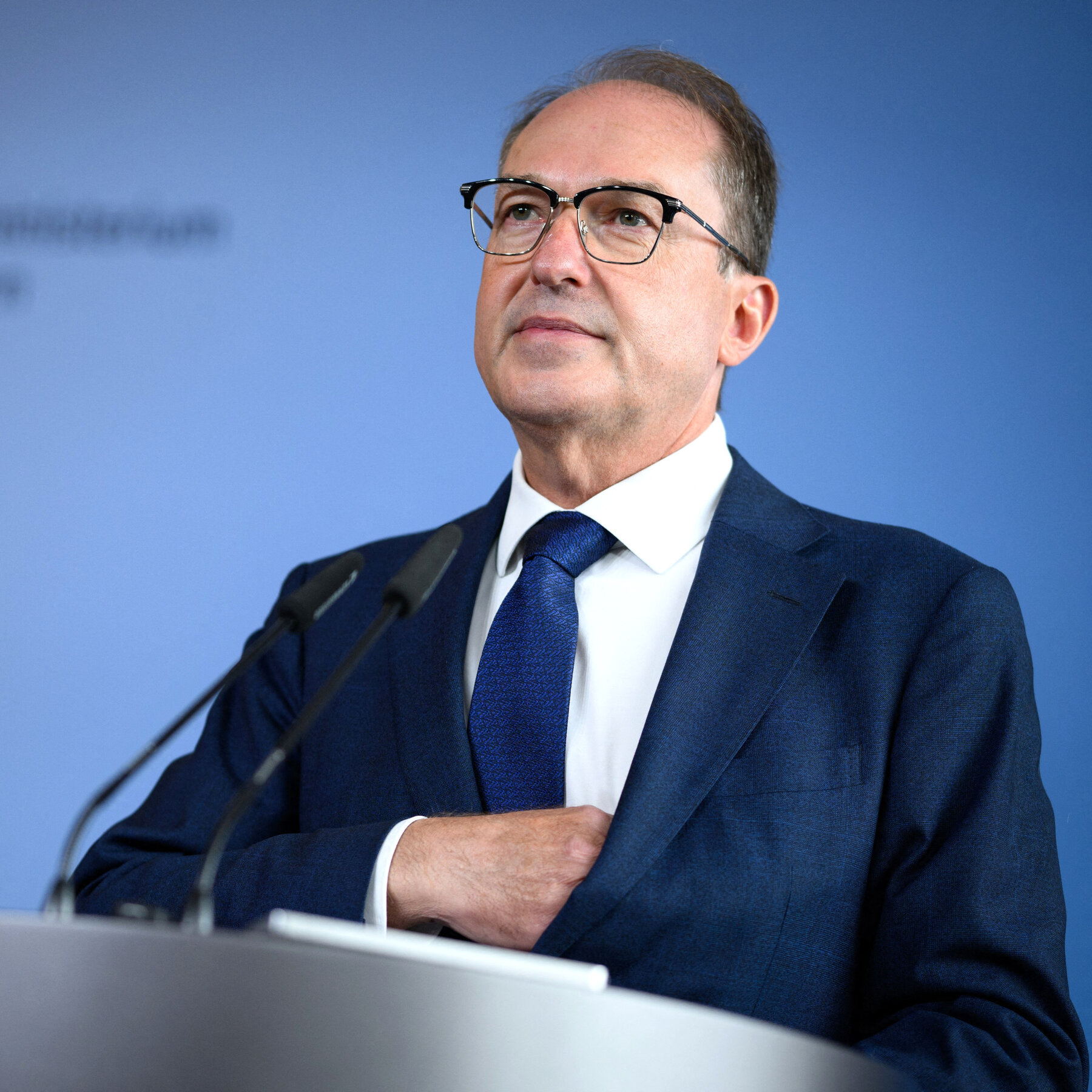 Germany Identifies a Plot After Finding a Weapons Cache, but Names No Culprit