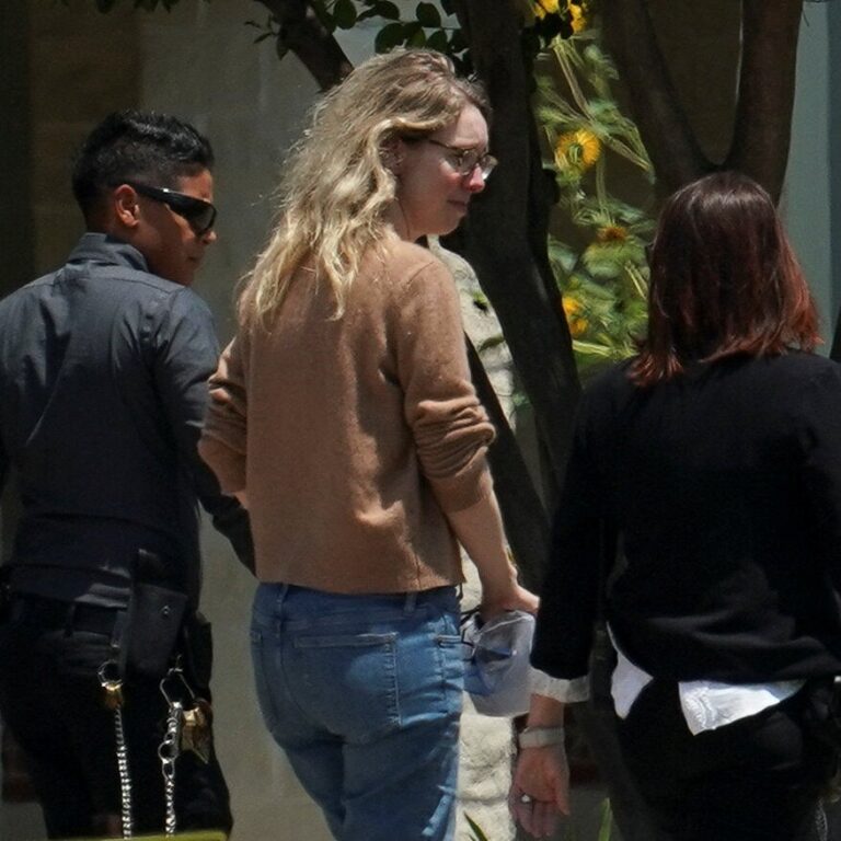 Elizabeth Holmes to Transfer to Halfway House in August 2027