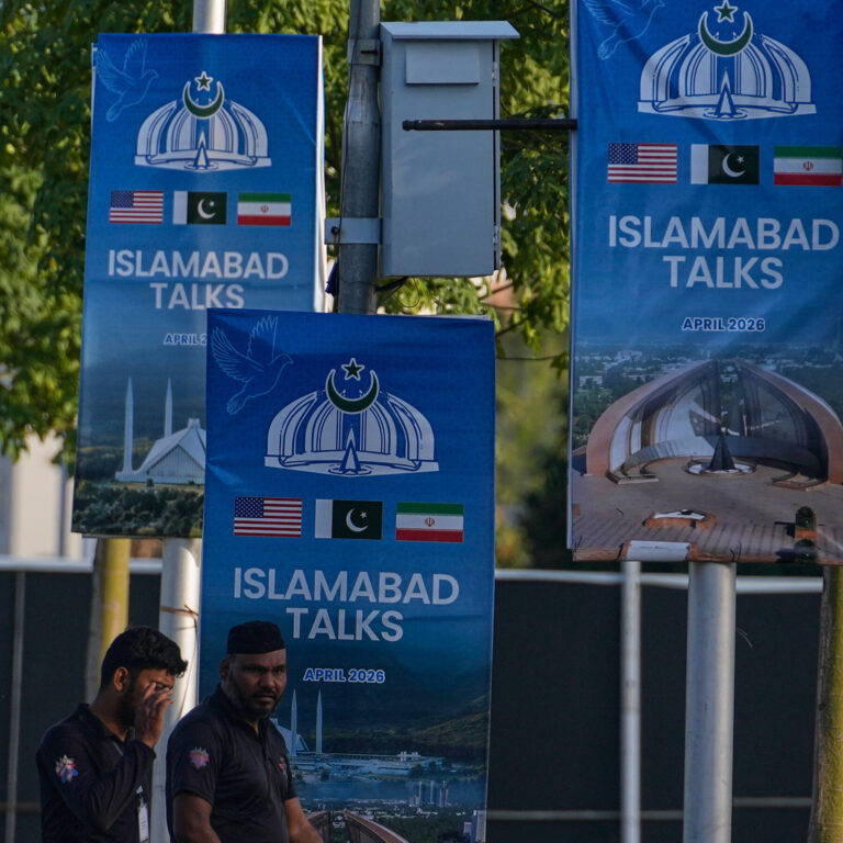 Iran War Live Updates: Witkoff and Kushner to Travel to Pakistan for Talks on Iran