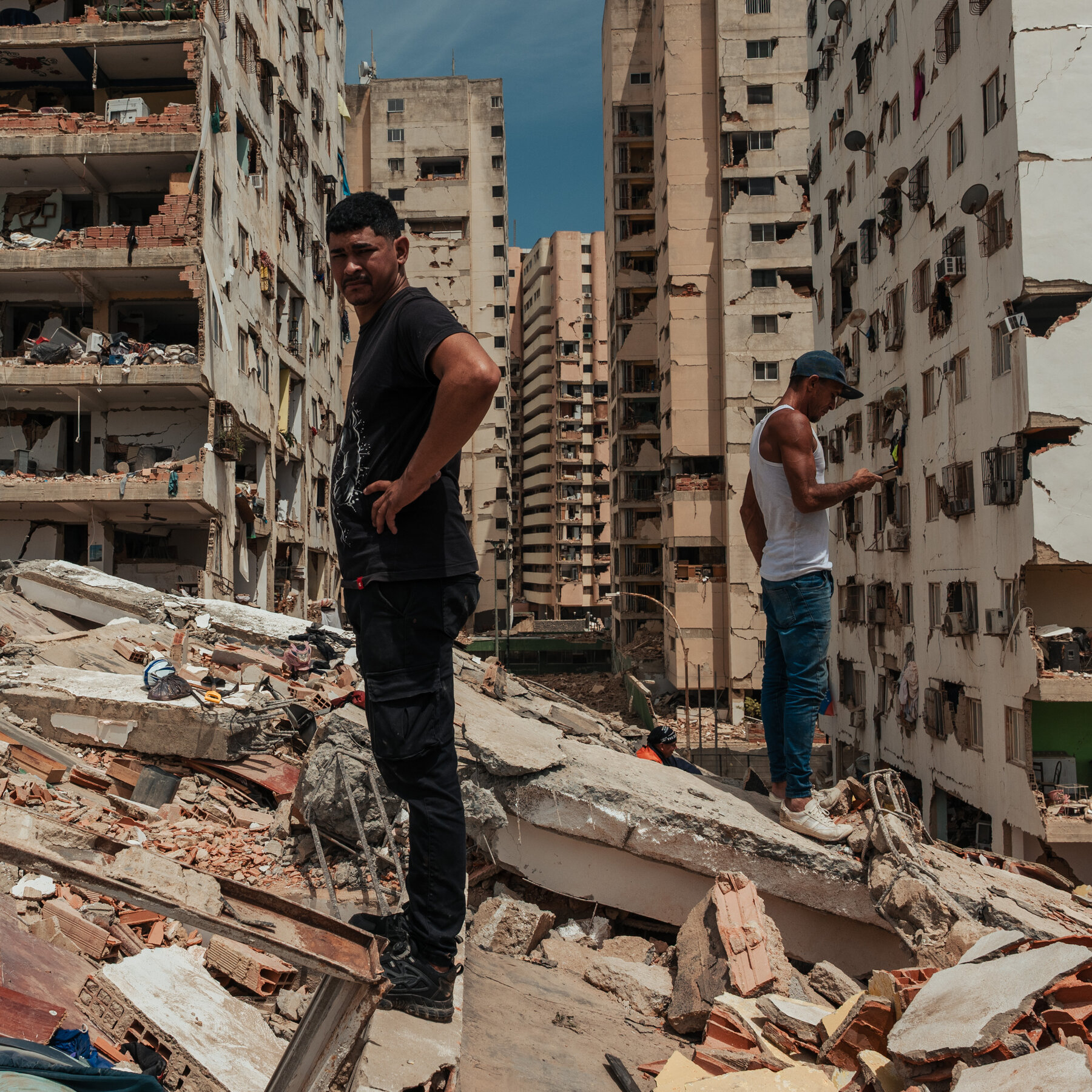 Venezuela Live Updates: Rescuers Search for Survivors After Worst Quakes in Decades