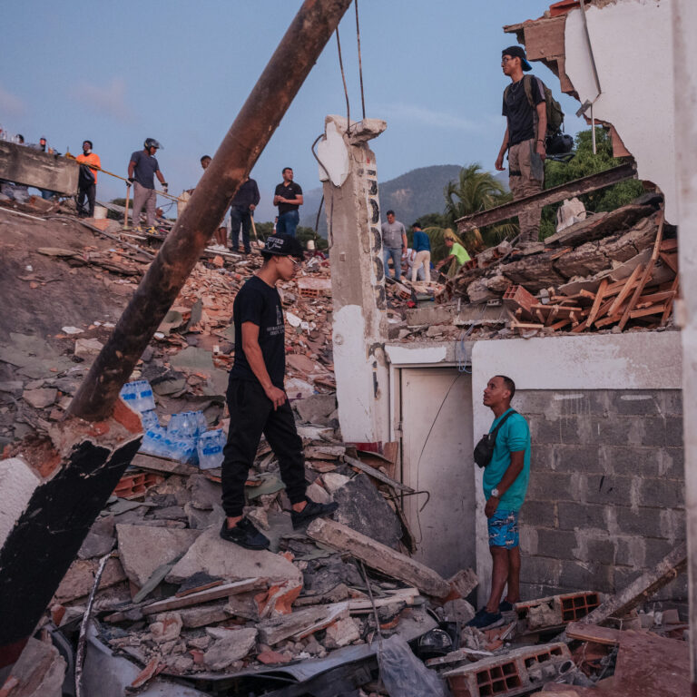 Venezuela Live Updates: Hospitals Overwhelmed as International Rescue Teams Arrive