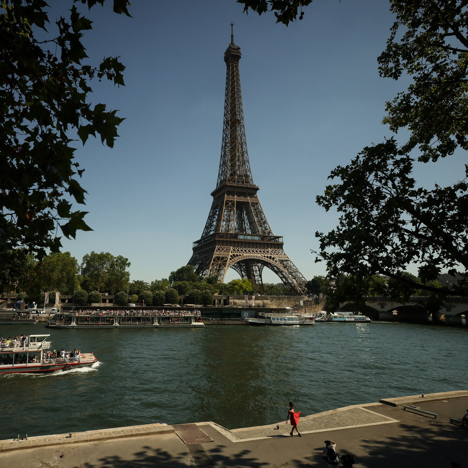 Eiffel Tower Chief Resigns After Female Staff Moved for Hindu Group’s Visit