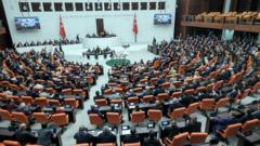 پارلمان ترکیه لایحه صلح با پ‌ک‌ک را تصویب کرد