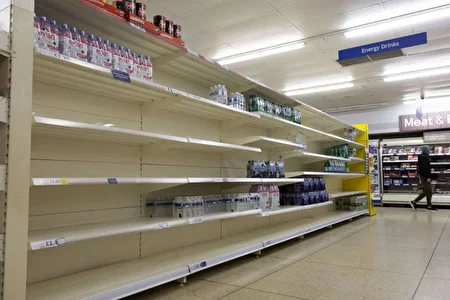 ایندیپندنت: طوفان جنگ علیه ایران دو هفته دیگر به انگلیس می‌رسد