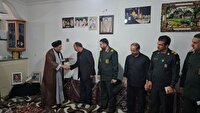 تکریم خانواده شهیدان  حسین‌زاده،  دودکانلو و گلصنملو در خوی