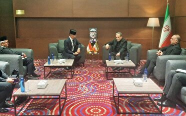 رهبر شهید ایران در اندونزی میلیون ها دوستدار دارد