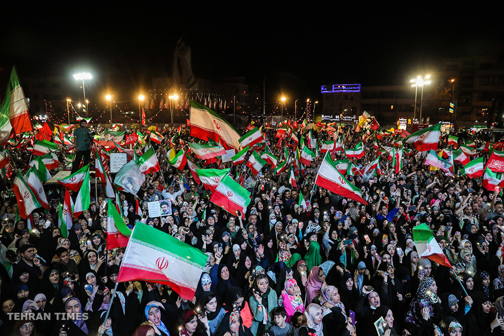 Tehran: 200th Night of Public Gatherings at Enghelab Square