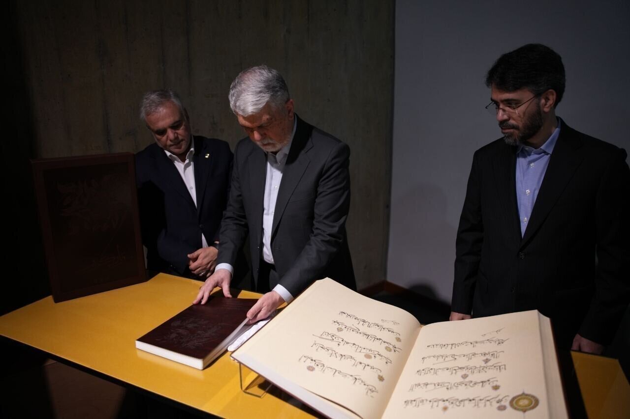Exquisite handwritten Quran unveiled at the TMOCA