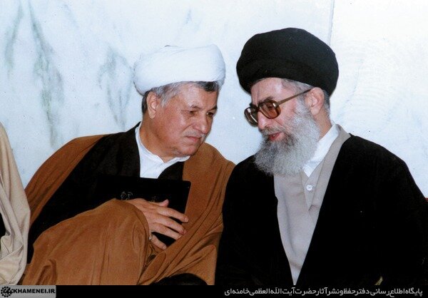 خاطرات هاشمی: در دفتر رهبری، احتمال پذیرش قطع‌نامه شورای حکام یا رد کامل‌ آن مورد بحث قرار گرفت