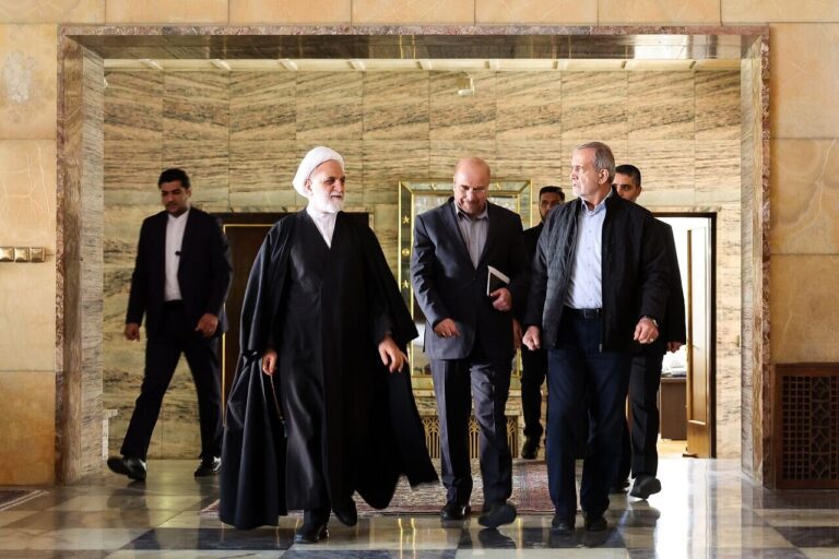 اینفوگرافی/ علت حملات تندروها به پزشکیان، قالیباف و محسنی اژه‌ای