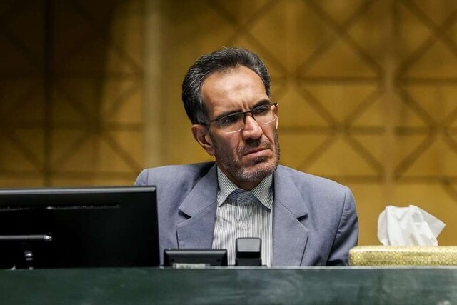نماینده مجلس:  خلیج فارس گورستان ناوهای آمریکایی خواهد شد/ تصمیم‌گیران آمریکایی باید واقعیت‌های میدانی را در نظر بگیرند