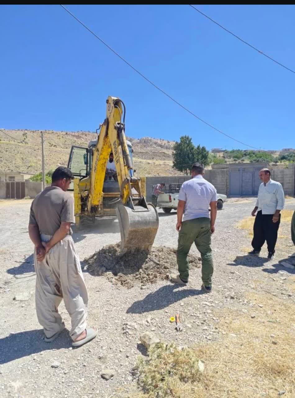 بازگشت ۸۵۰ مترمکعب آب به شبکه توزیع ملکشاهی با جمع‌آوری ۱۴۸ انشعاب غیرمجاز