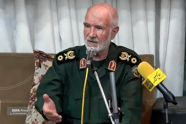 انسداد کامل باب‌المندب در صورت ورود آمریکا به جنگ یمن/ مقام سابق قرارگاه خاتم: وضعیت داخلی آمریکا بسیار وخیم است/ تنگه هرمز در دستان نیروهای مسلح است