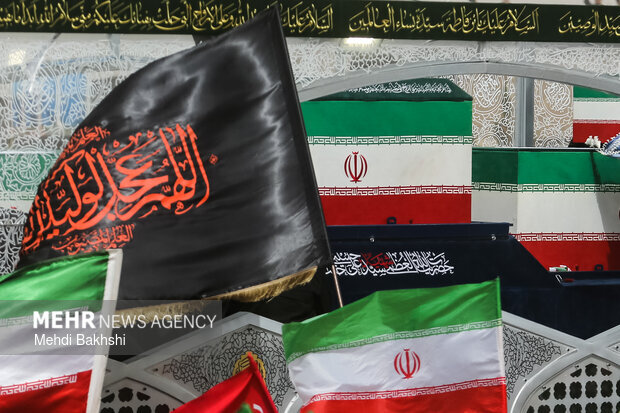 تشییع رهبر شهید در مشهد به بعداز طهر امروز موکول شد