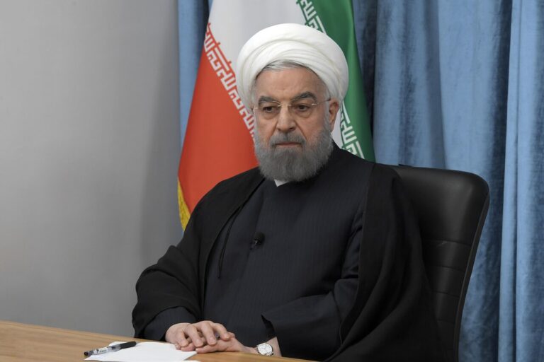 فحاشی بی‌سابقه علیه حسن روحانی در تجمع شبانه/ رئیس جمهور پیشین کشور تهدید می‌شود!
