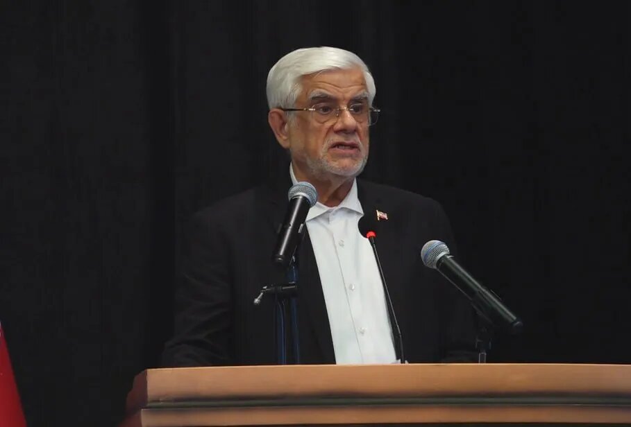 نگرانی عارف برای نخبگان؛ واقعیت نظام اداری را درک کنید، صبر کنید و سرخورده نشوید!