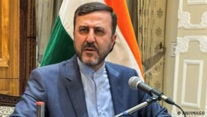 غریب‌آبادی: تنگه هرمز میدان نمایش نظامی قدرت‌های فرامنطقه‌ای نیست