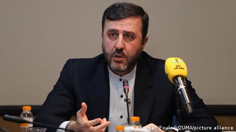 خبرگاه؛ غریب‌آبادی اظهارات ترامپ در مورد "مین‌زدایی" تنگه هرمز را تکذیب کرد