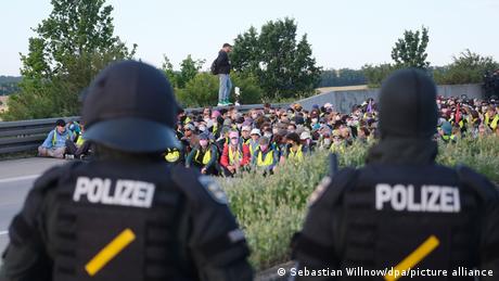 کنگره AfD در ارفورت آلمان؛ شهر در وضعیت فوق‌العاده
