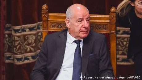 رئیس جمهور مجارستان راه برکناری خود را هموار کرد