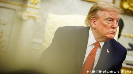 دونالد ترامپ: ایران کاملا در حال فروپاشی است