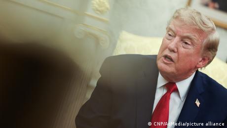 بر اساس نظرسنجی‌ها، محبوبیت ترامپ به کمترین میزان خود رسید