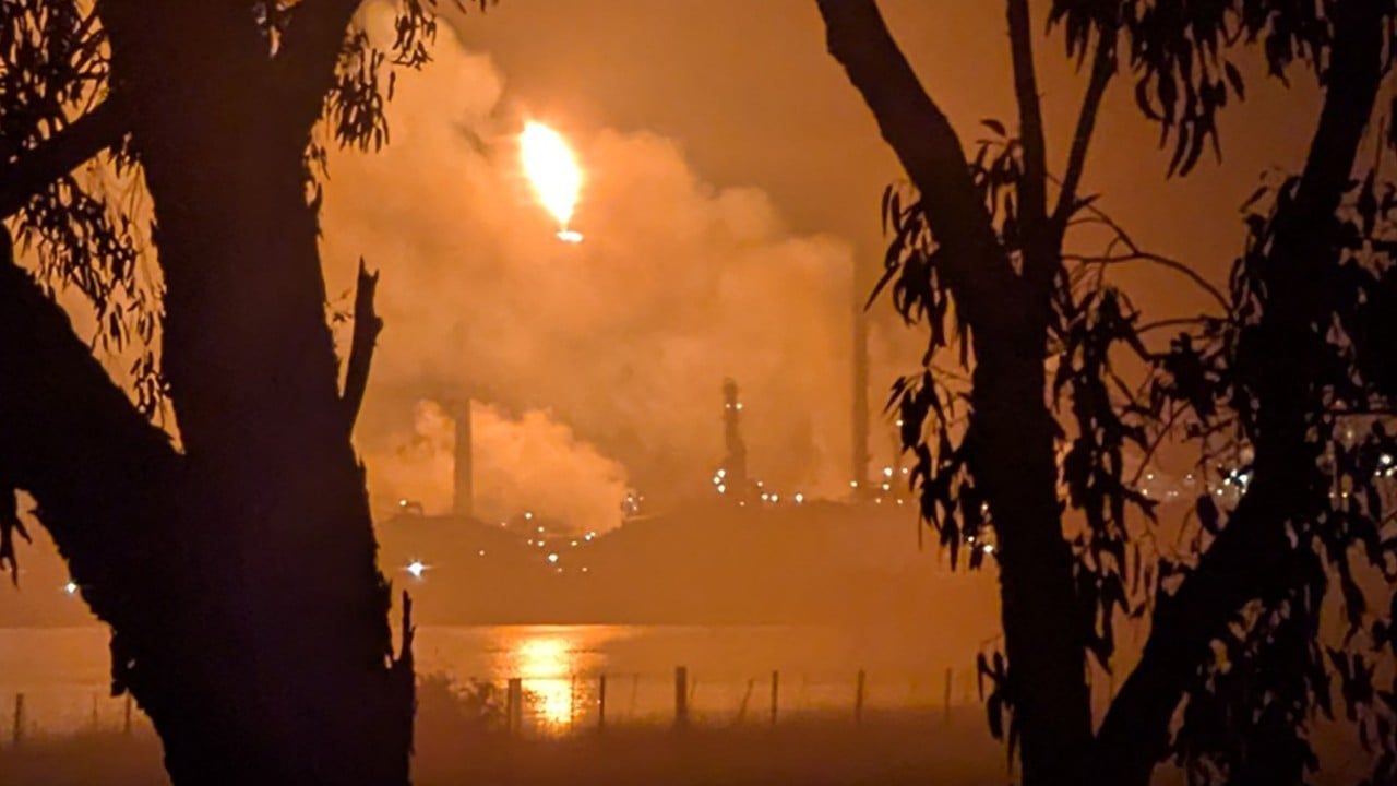 Fire at Australian refinery fuels petrol shortage fears amid global oil crisis