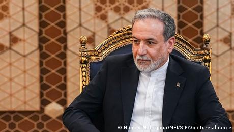 عراقچی: برای جنگ آماده‌ایم اما دیپلماسی هنوز پایان نیافته
