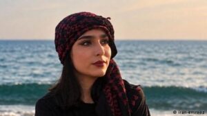 مرکز حقوق بشر در ایران خواستار لغو حکم اعدام نجمه امینی شد