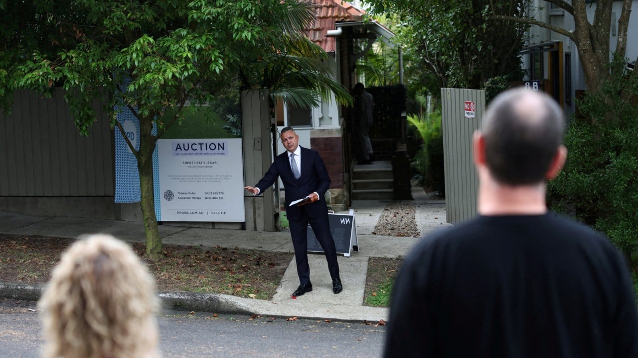 Australia’s biggest property downturn since pandemic threatens economic growth