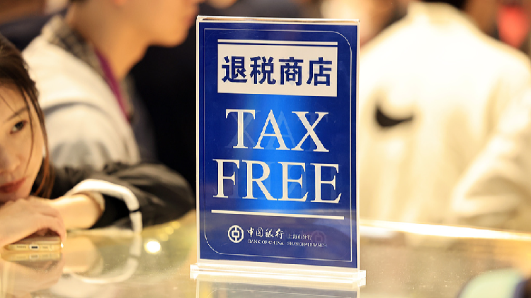 China makes tax refunds quicker and easier for overseas travelers